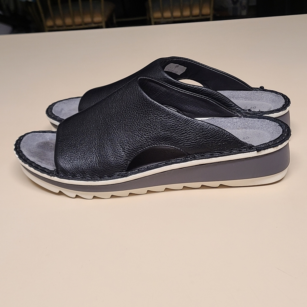 Naot Ardisia Leather slide sandals size 40